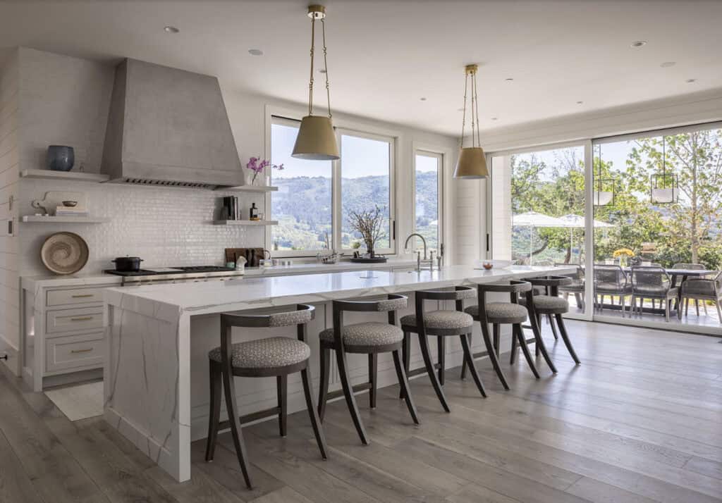 Inside this modern yet inviting retreat in the beautiful Sonoma wine ...