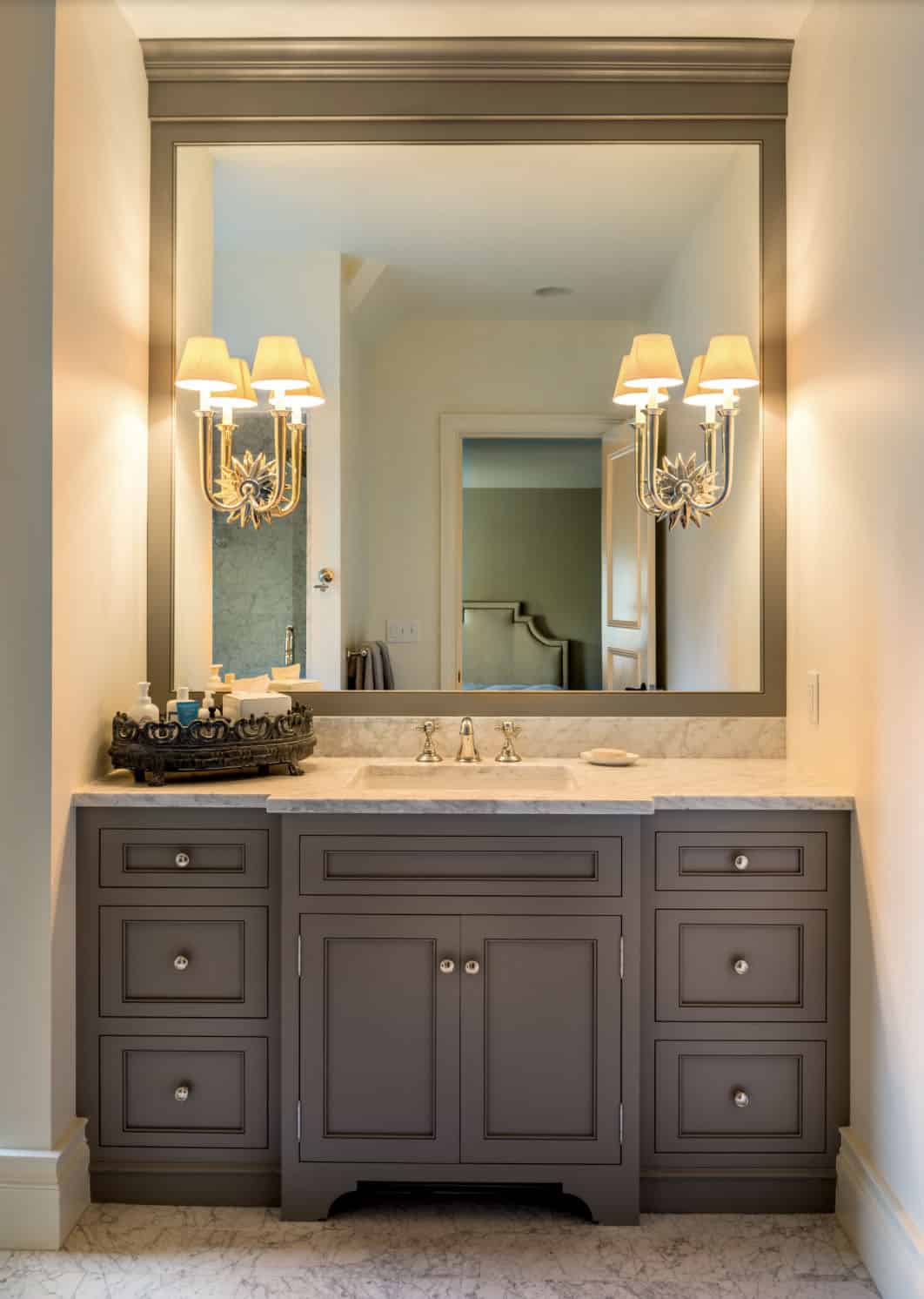 traditional bathroom vanity