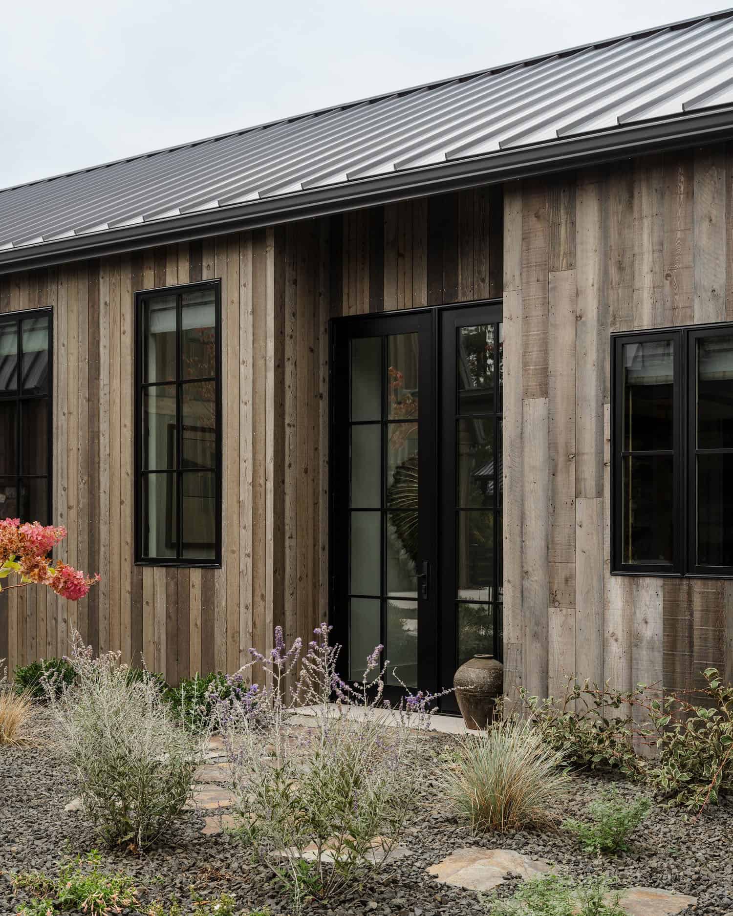rustic modern home exterior