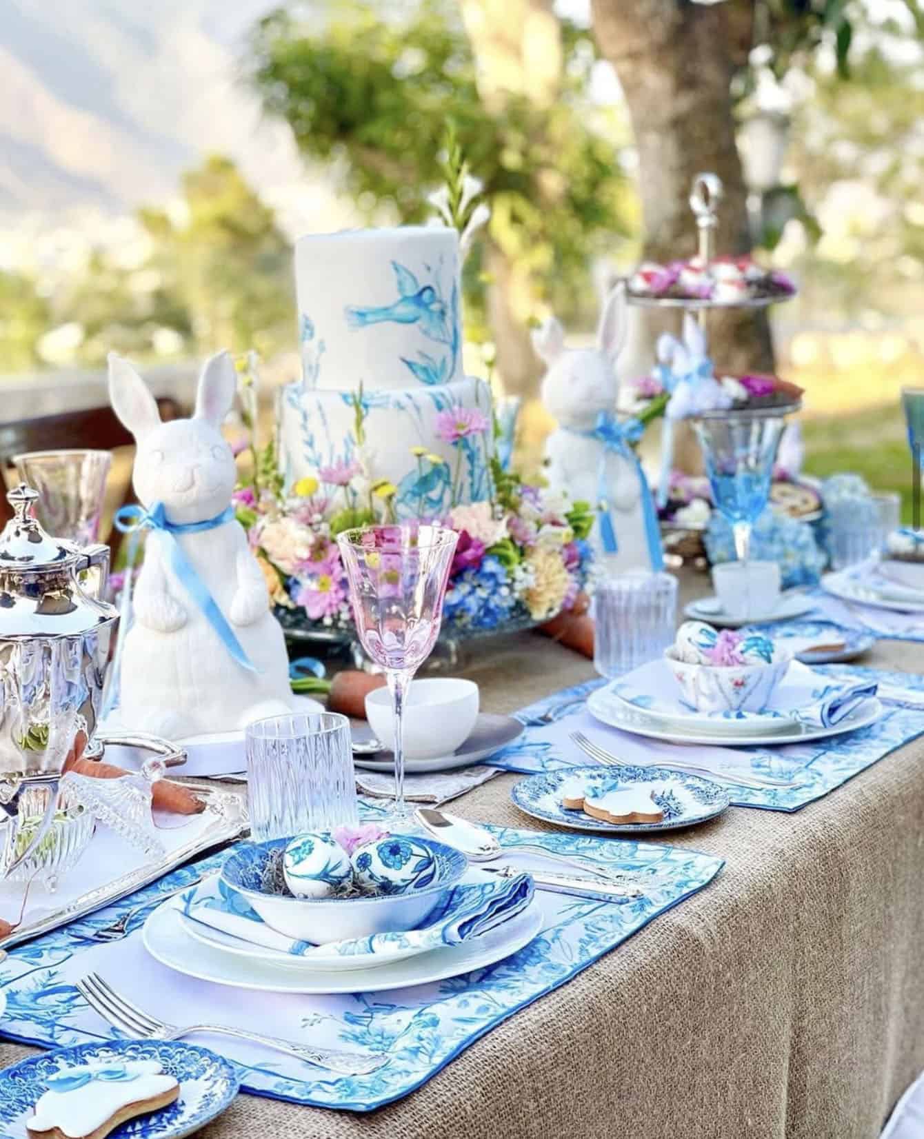 outdoor spring table decor