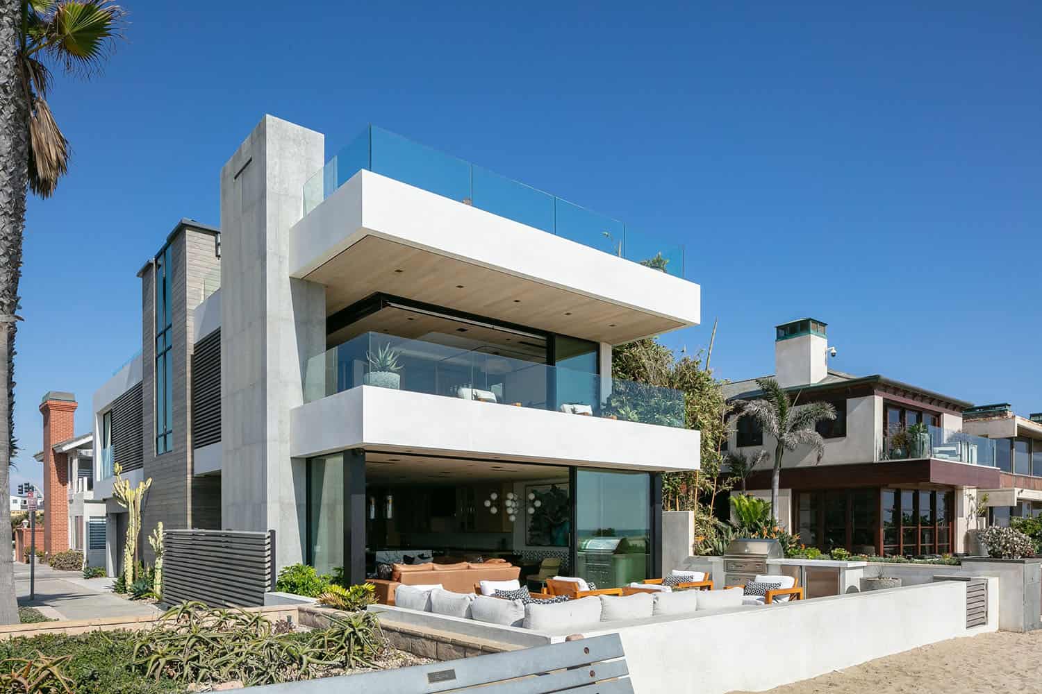 contemporary oceanfront home exterior
