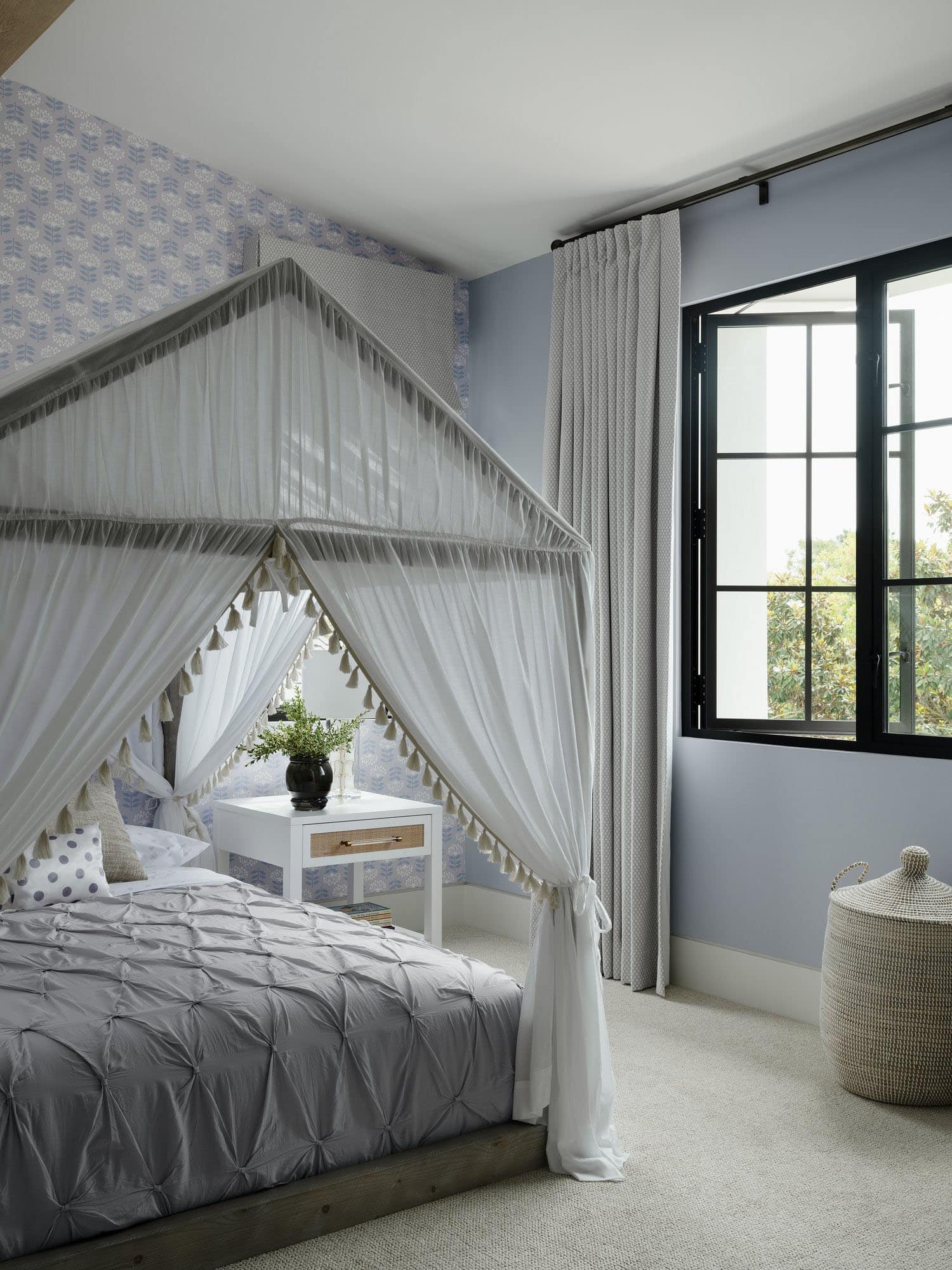 contemporary bedroom