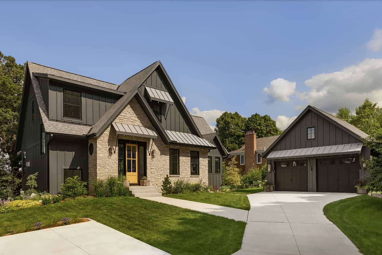 transitional style home exterior