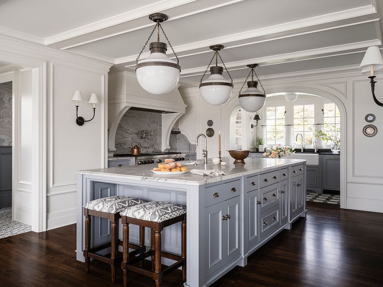 traditional style kitchen with a large island