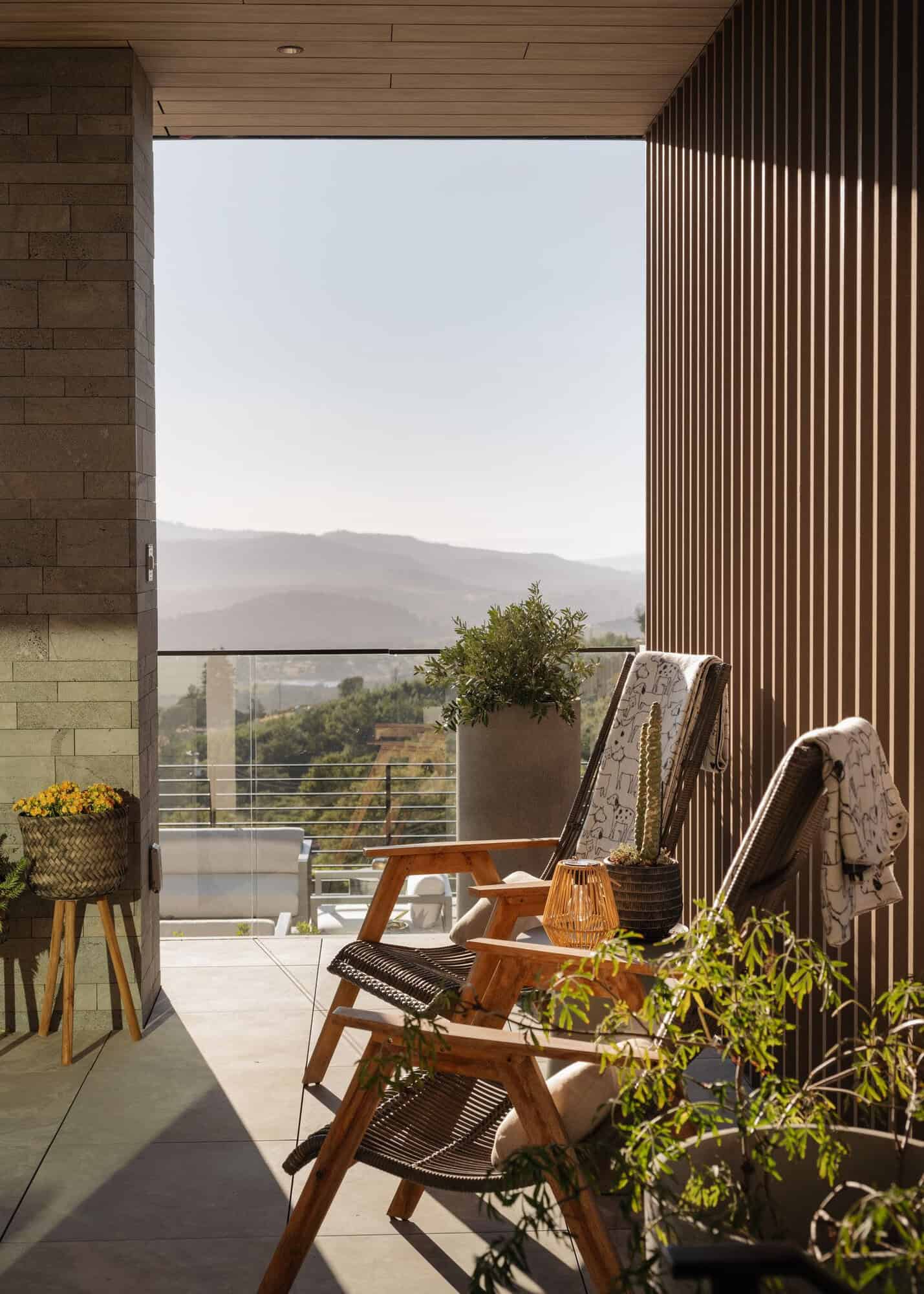 modern covered patio with outdoor furniture