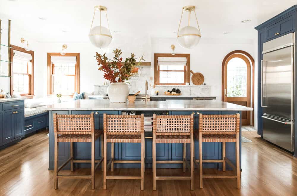 transitional stye kitchen with large pendant lights