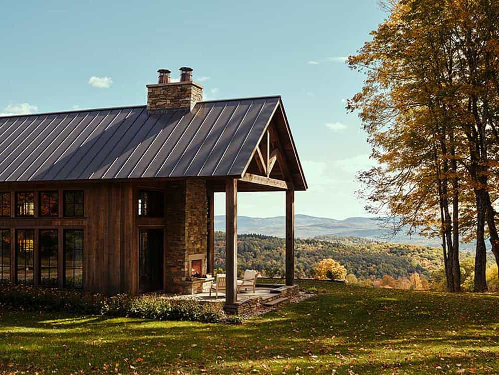 modern rustic mountain home exterior