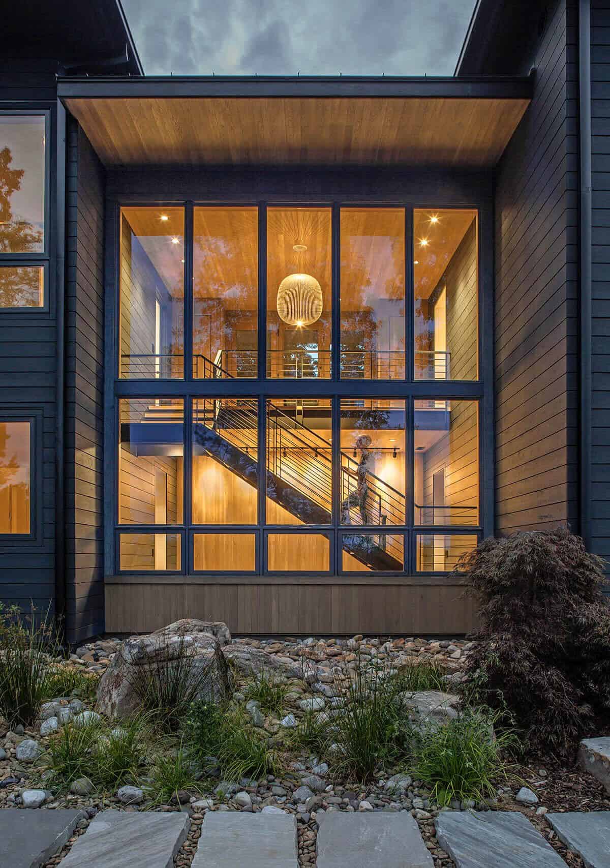 contemporary mountain home exterior