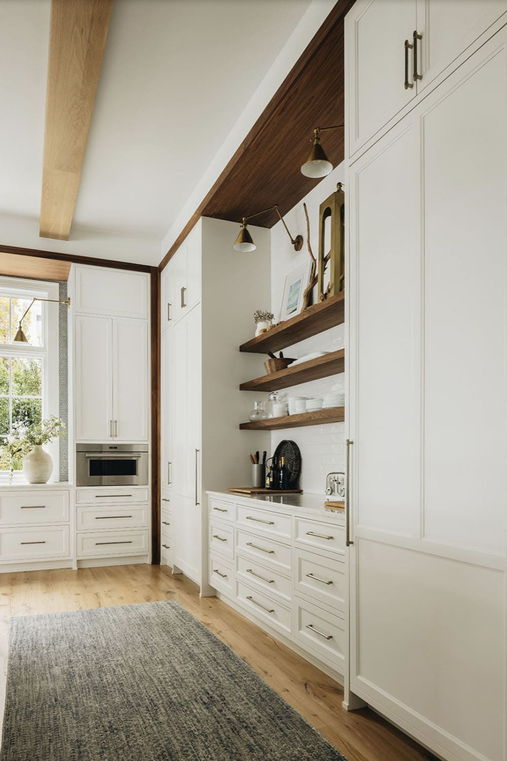 transitional kitchen