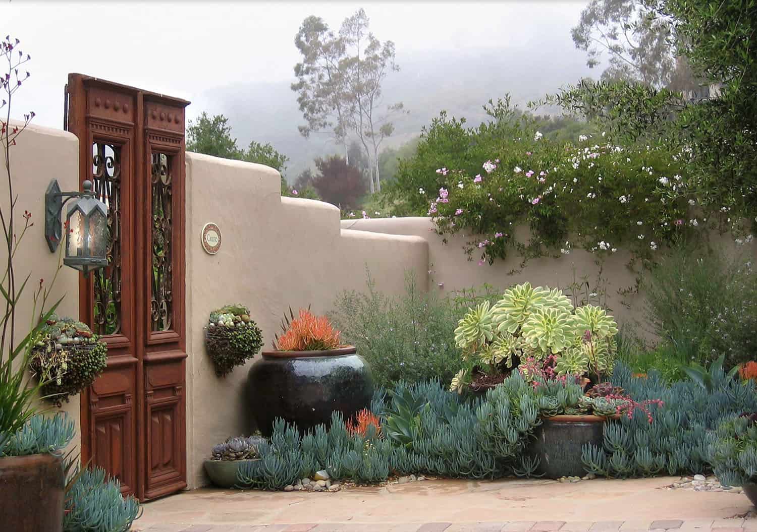 mediterrean style corner garden
