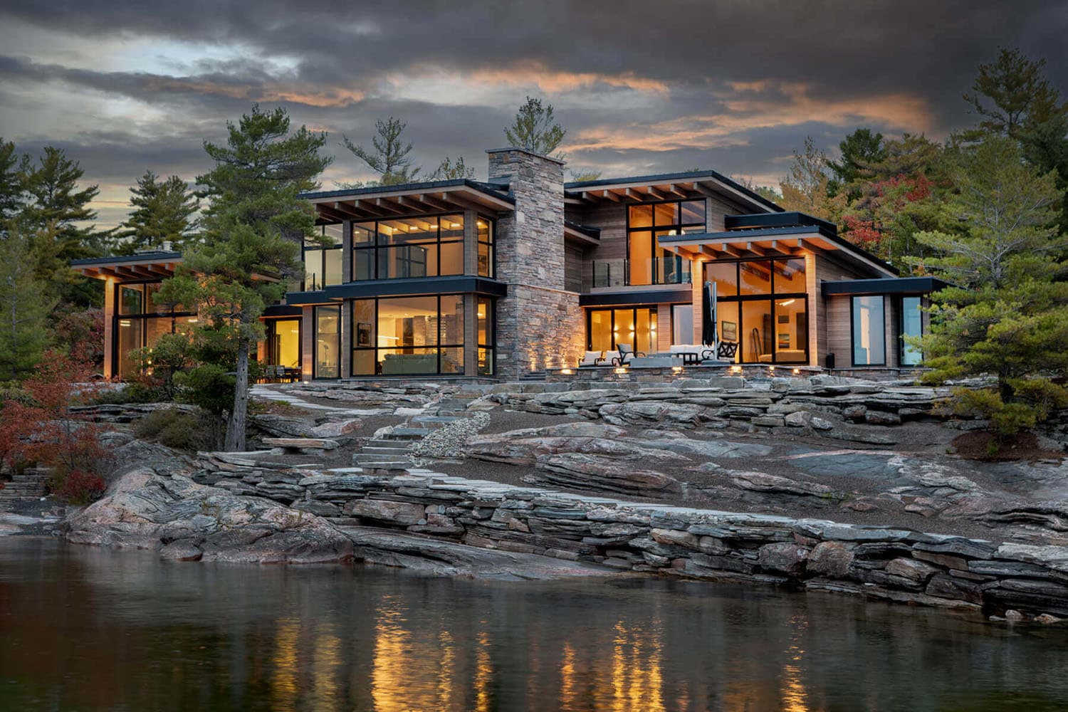 contemporary lakefront cottage exterior