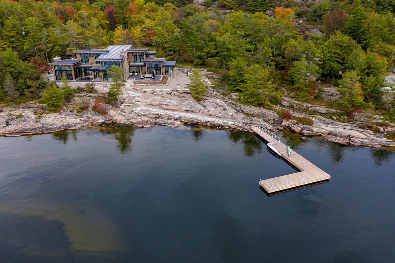 contemporary lakefront cottage exterior