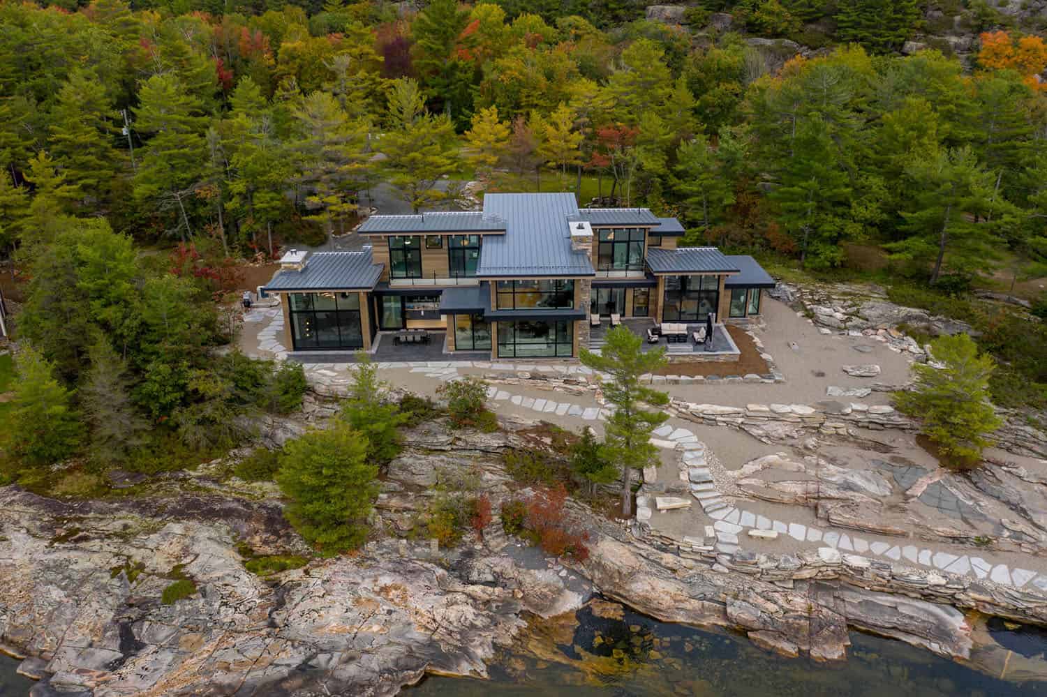 contemporary lakefront cottage exterior