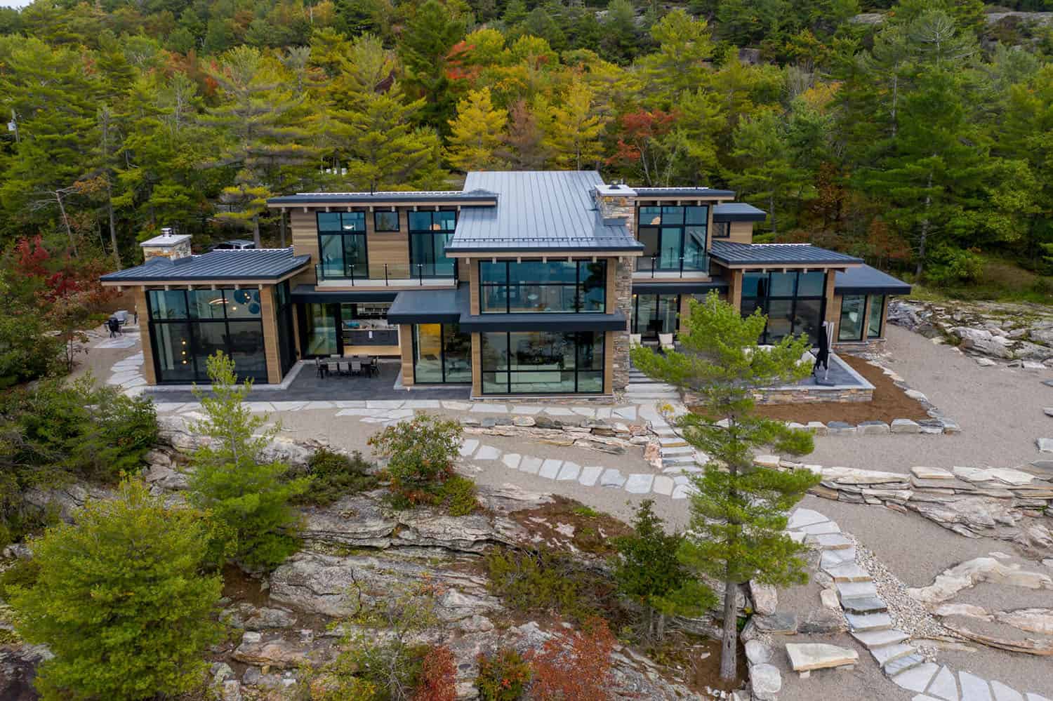 contemporary lakefront cottage exterior