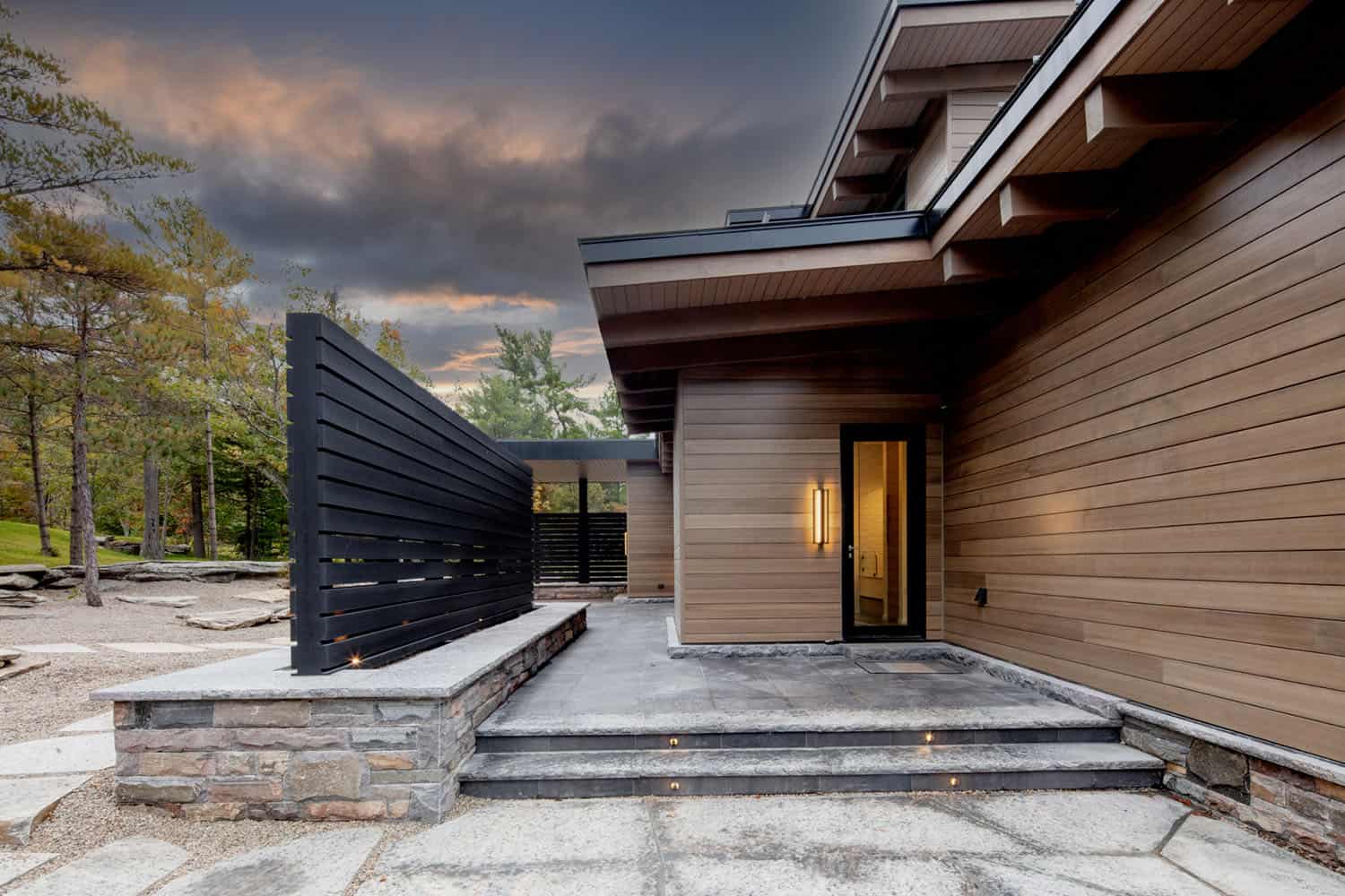 contemporary lakefront cottage exterior