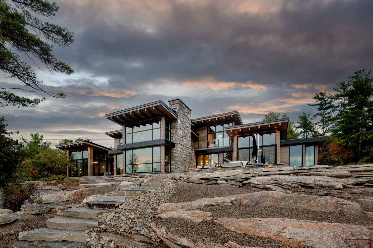 contemporary lakefront cottage exterior
