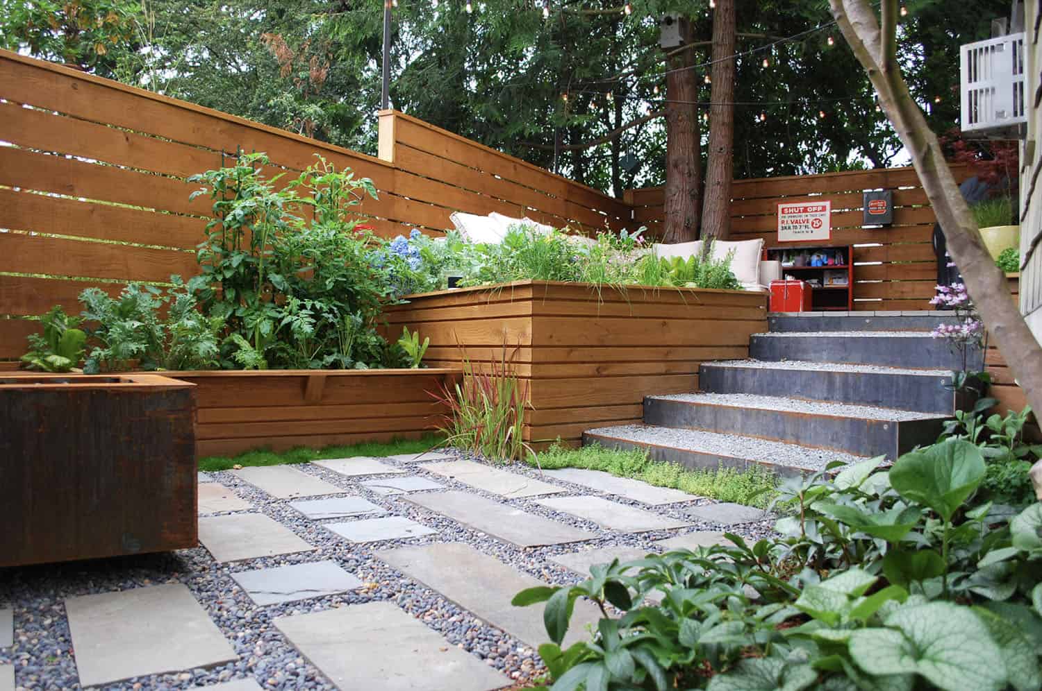 edible urban oasis