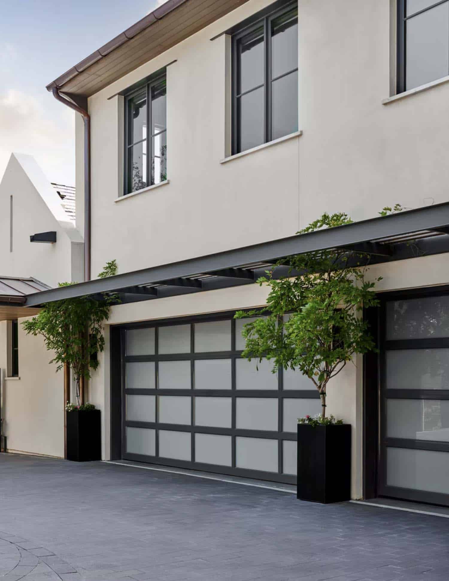 contemporary home exterior garage