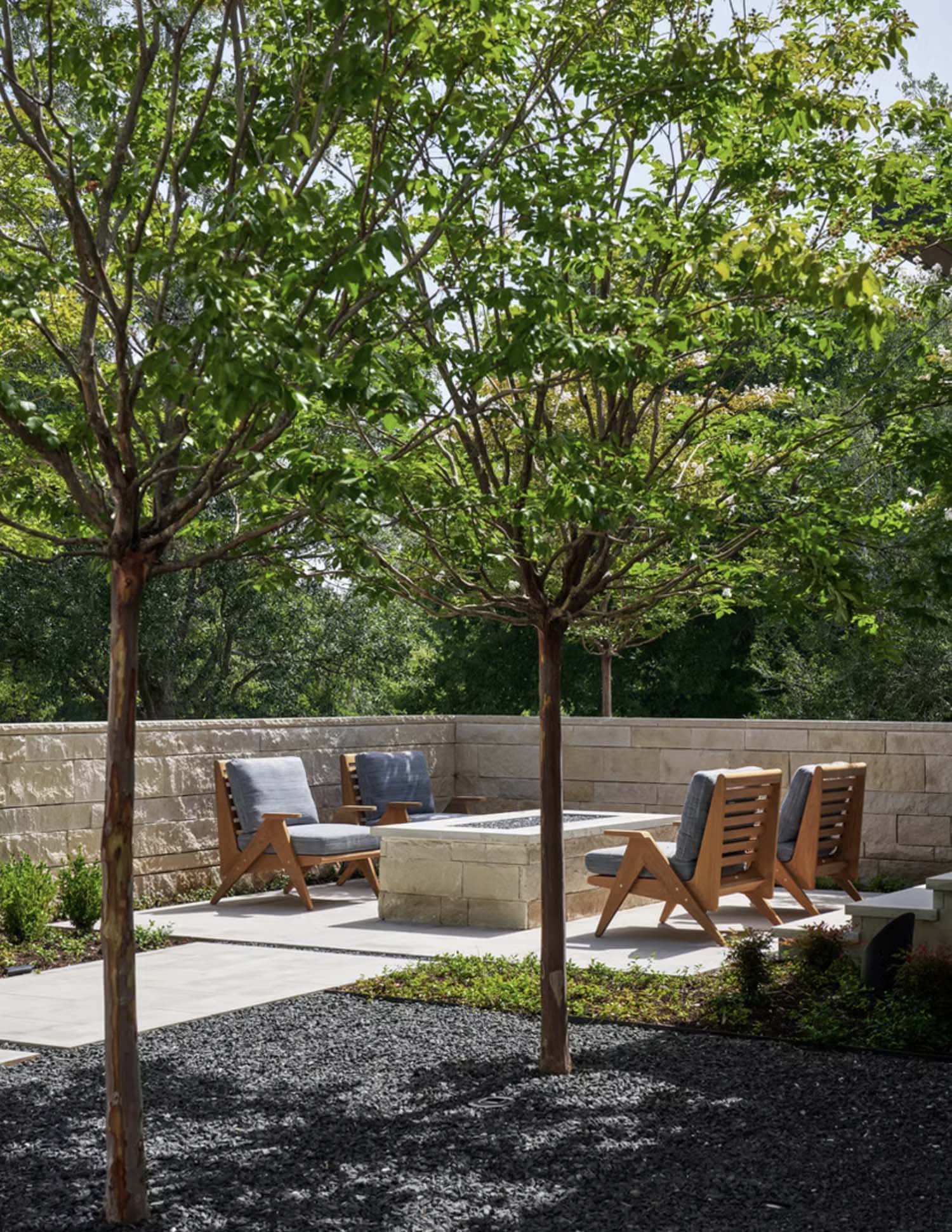 contemporary home exterior patio with outdoor furniture