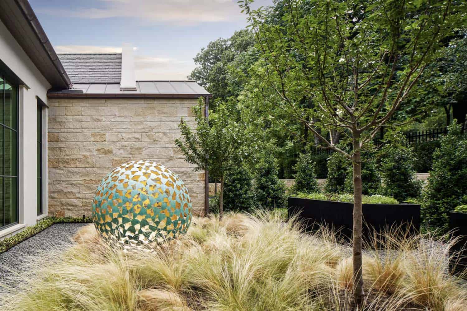 contemporary home exterior landscape
