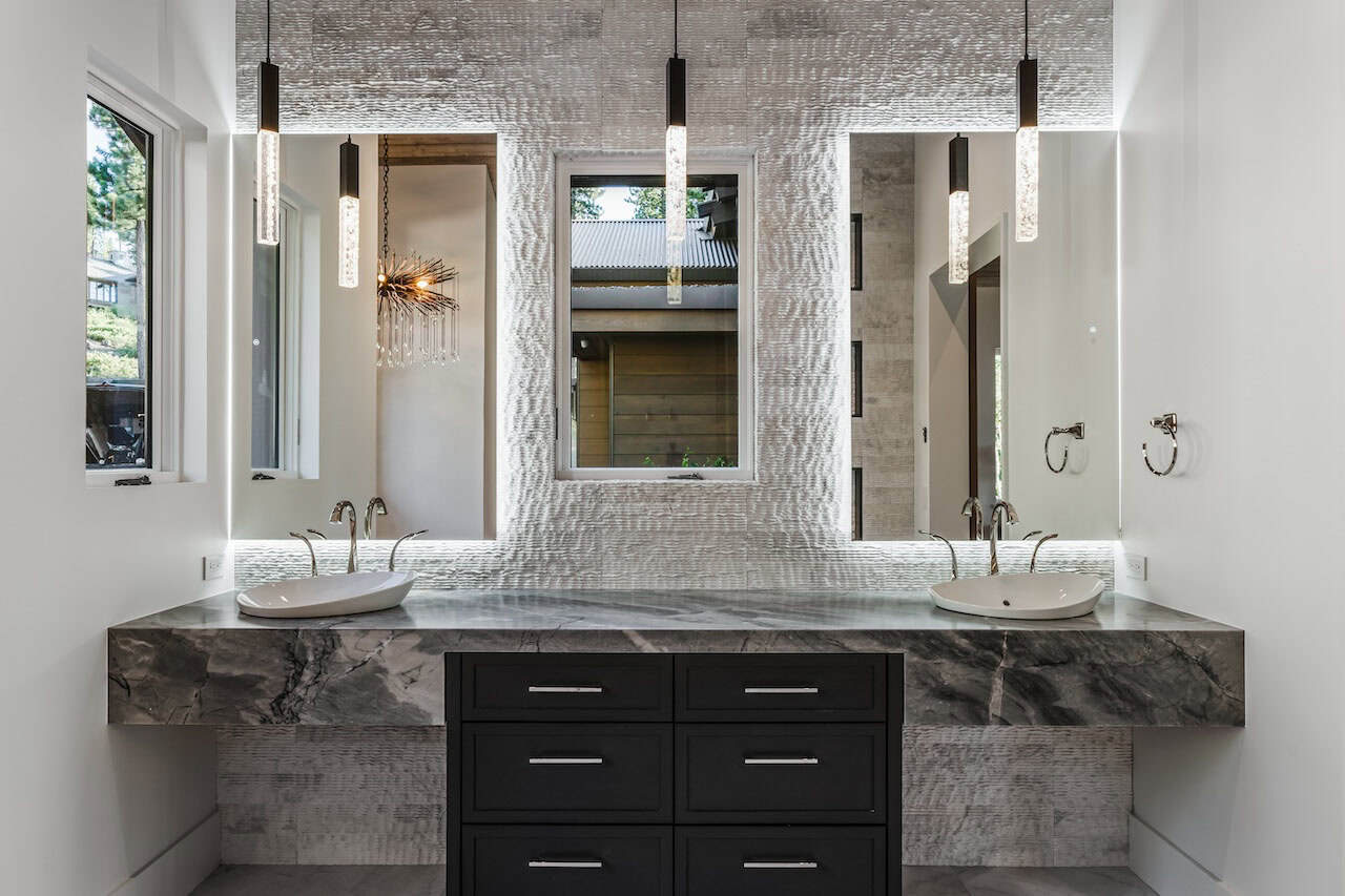 contemporary bathroom