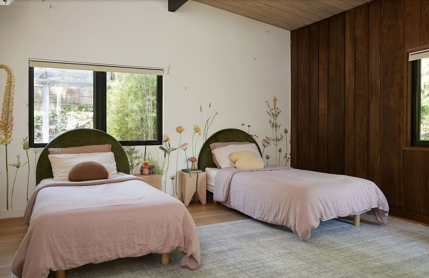 Midcentury kids bedroom