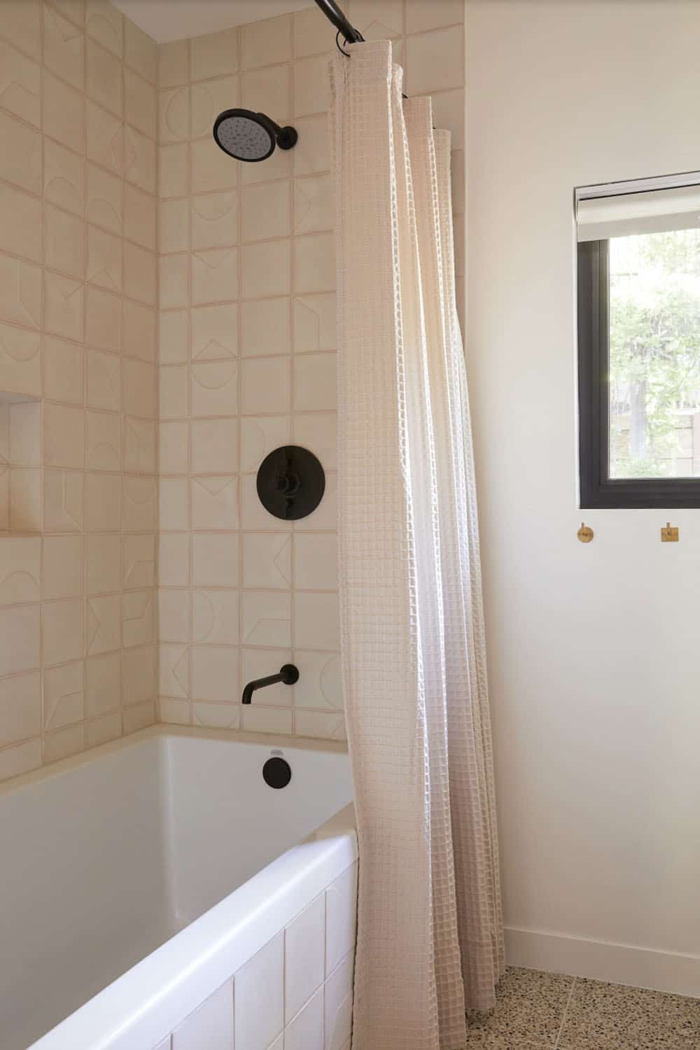 Midcentury Bathroom Shower / Tub Combo
