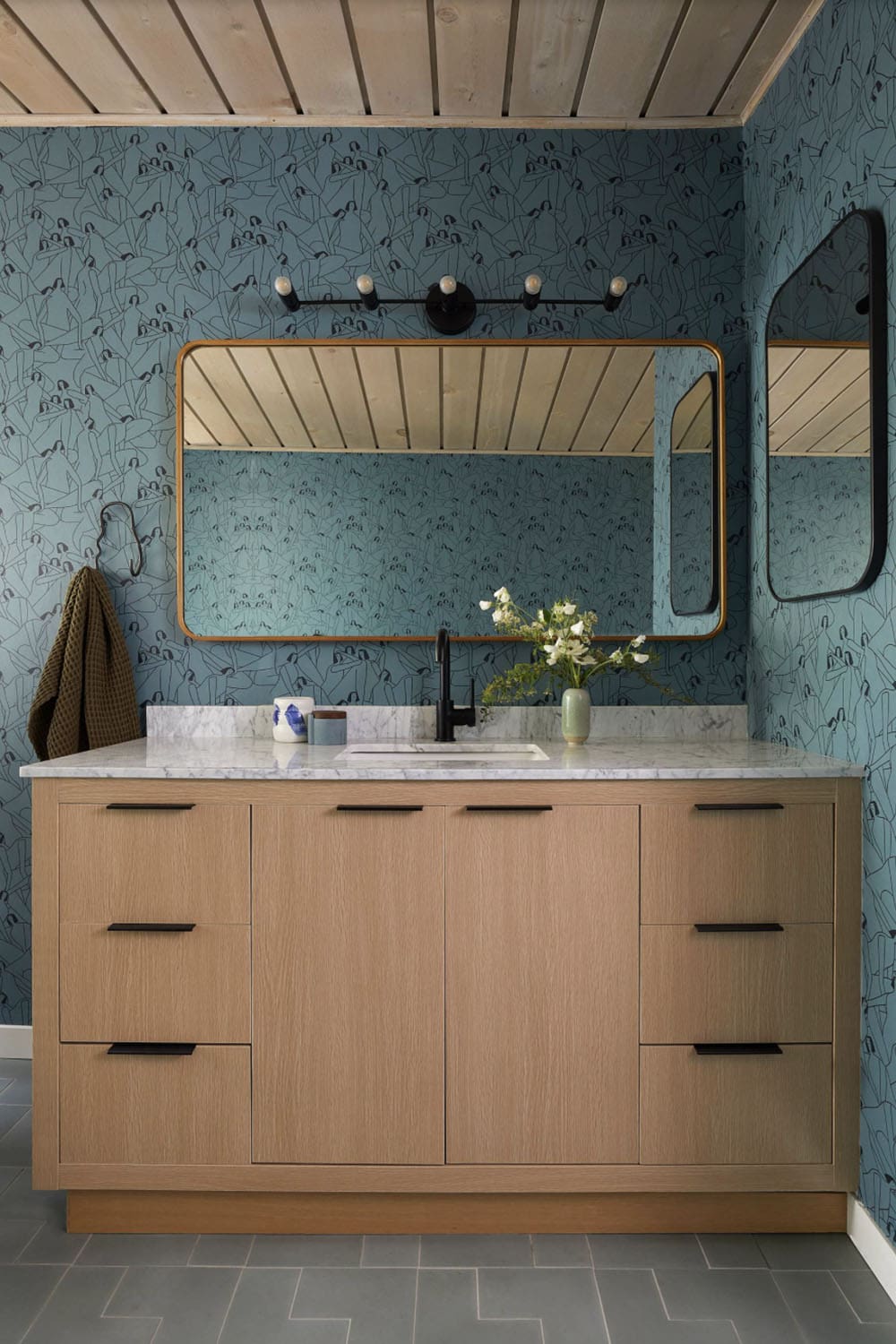 Midcentury Bathroom with Wallpaper
