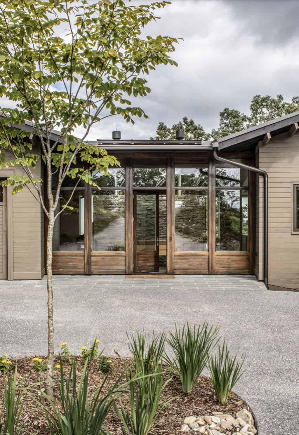 rustic modern mountain home exterior entry