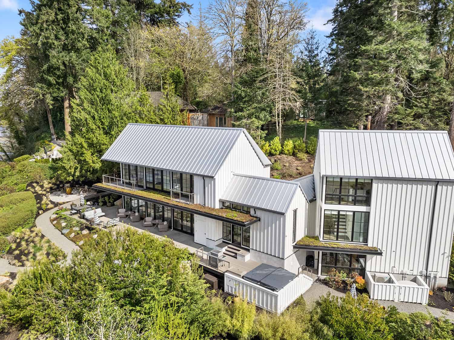 modern farmhouse style house exterior