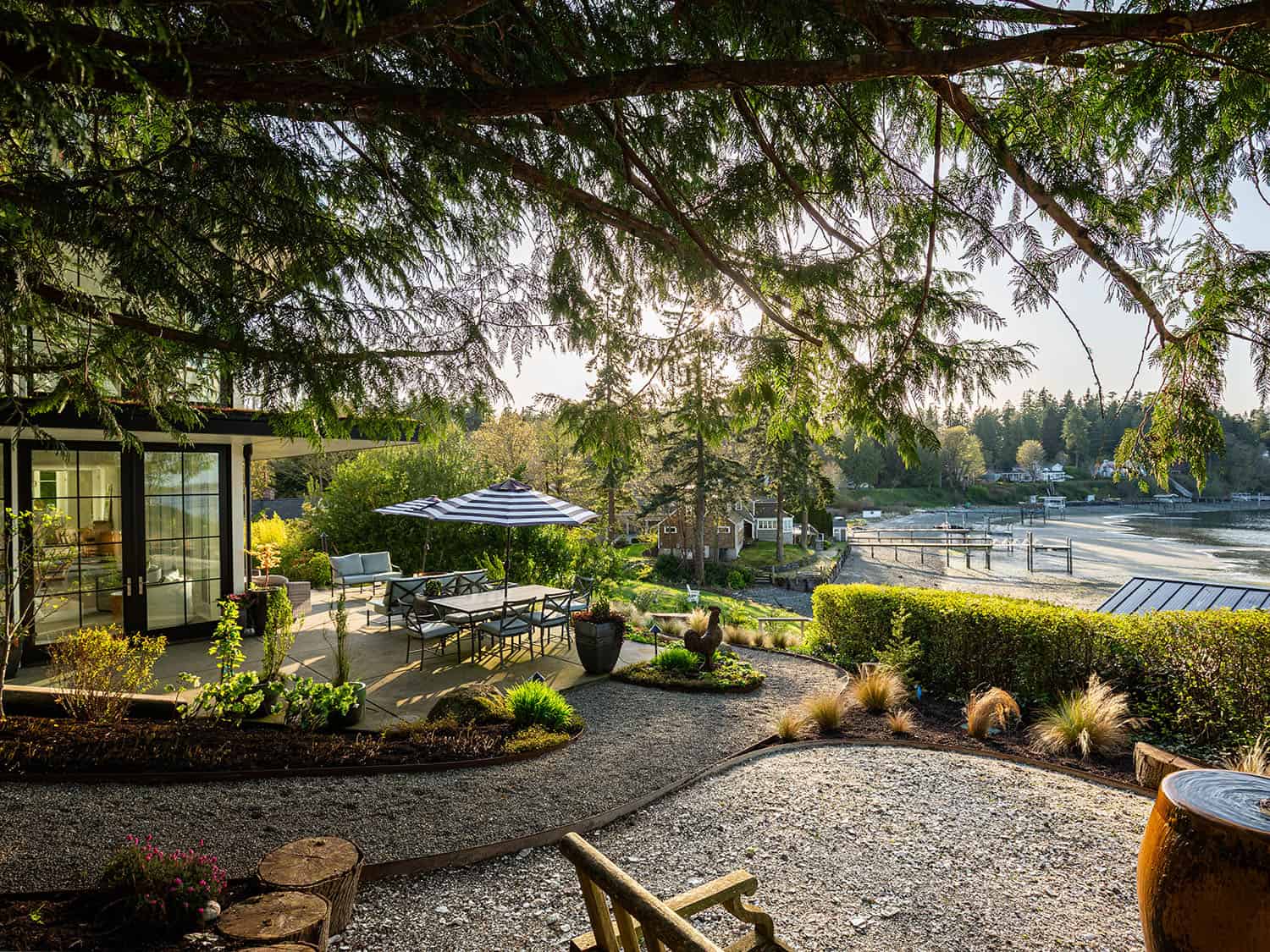 modern waterfront home landscape