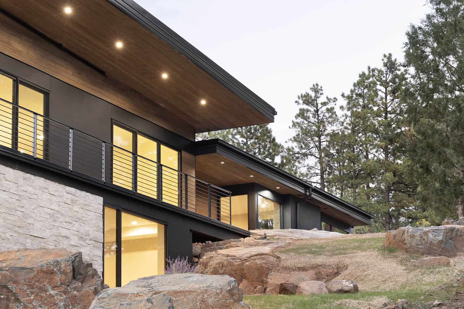 modern mountain home exterior