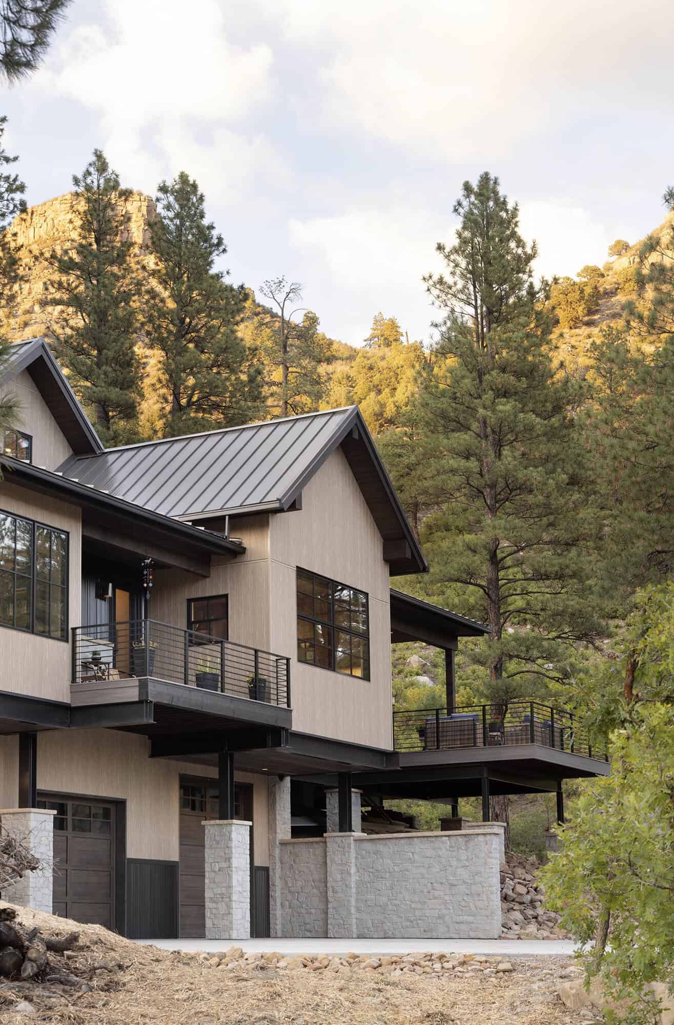 modern mountain home exterior