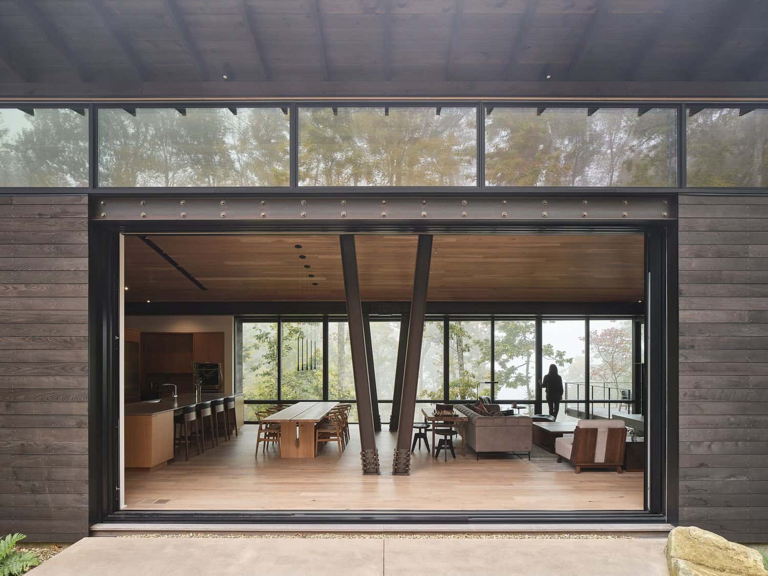 modern mountain house exterior