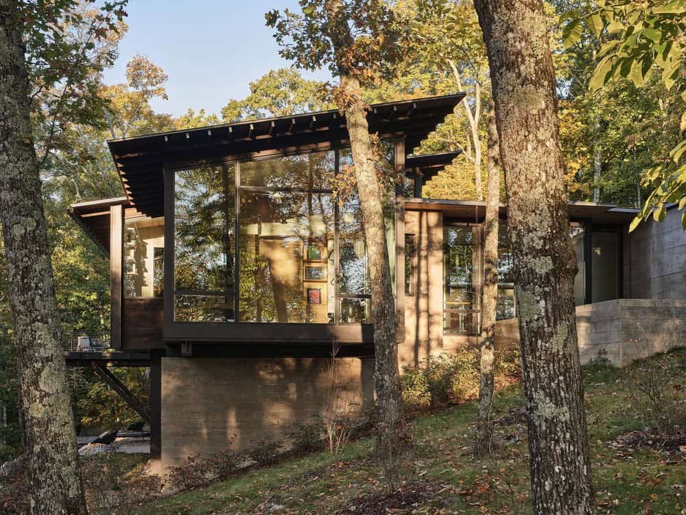 modern mountain house exterior