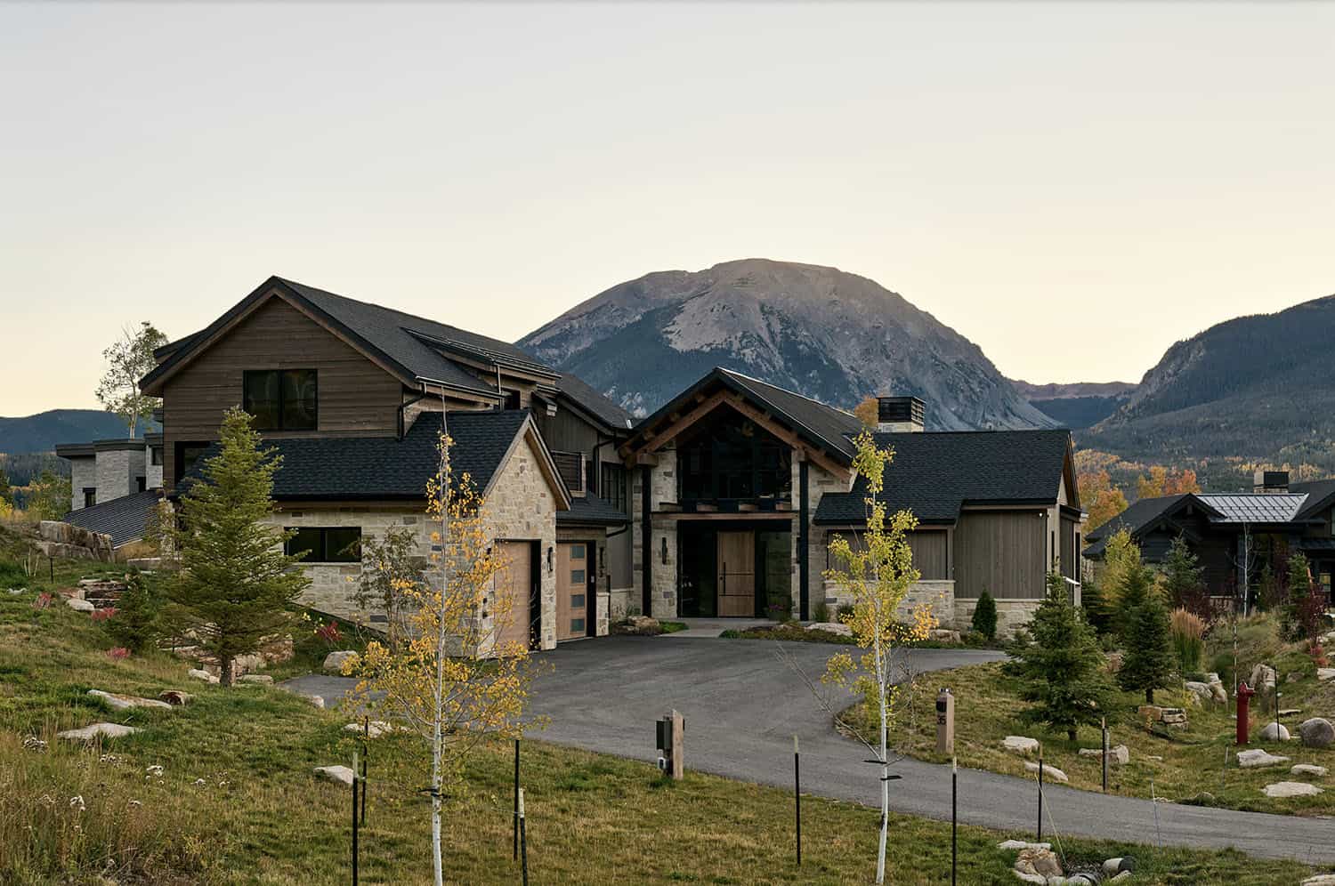 modern mountain home exterior