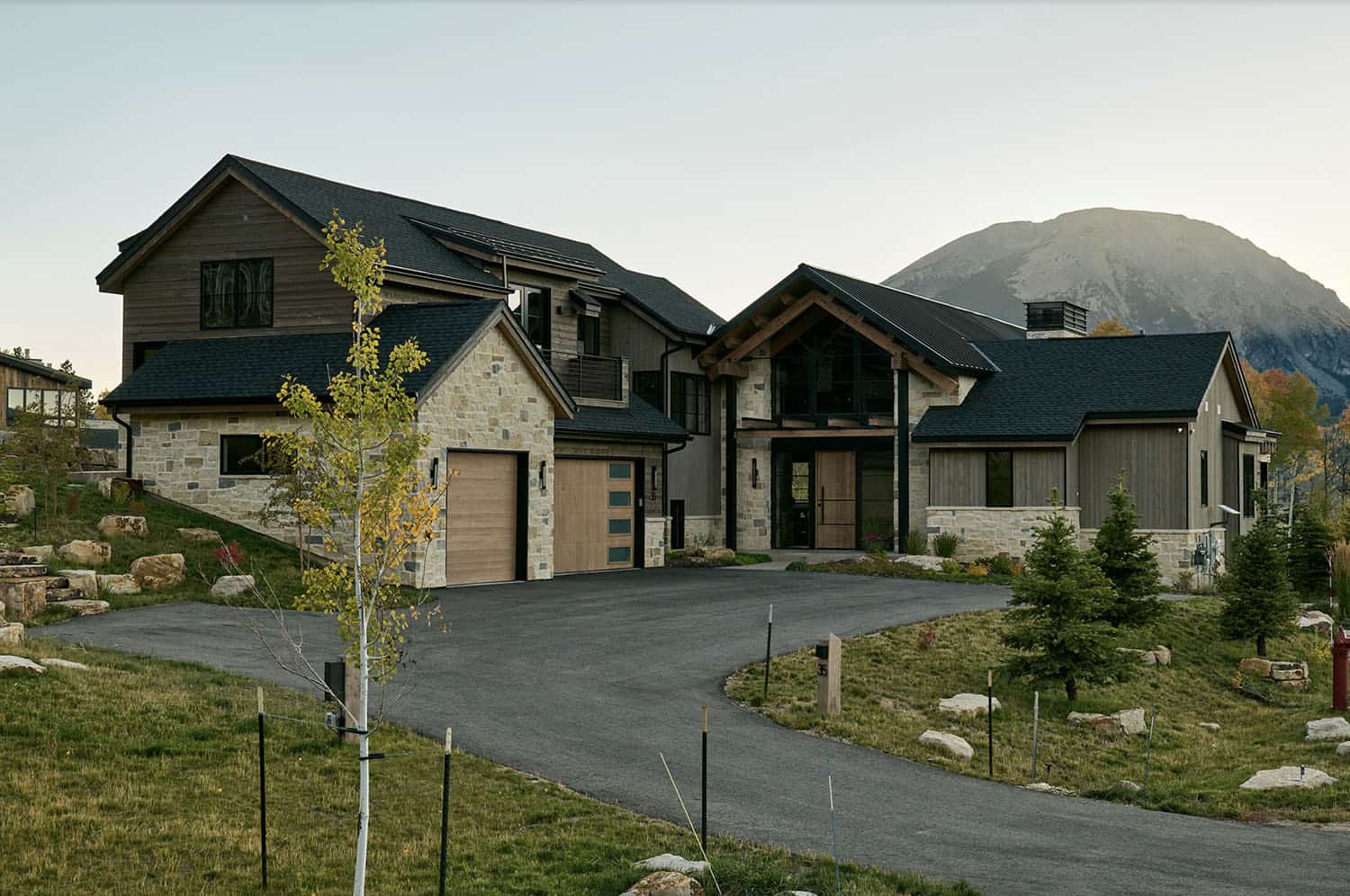 modern mountain home exterior