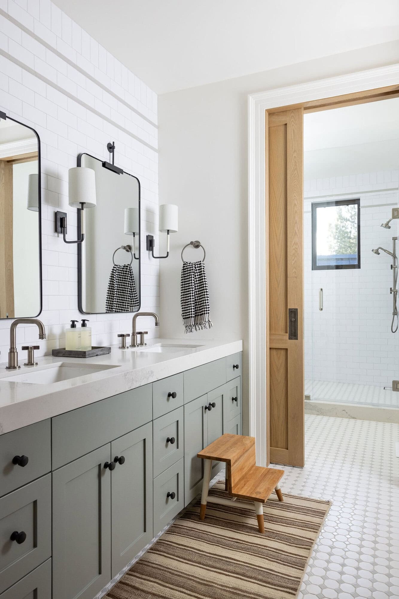 modern farmhouse style bathroom