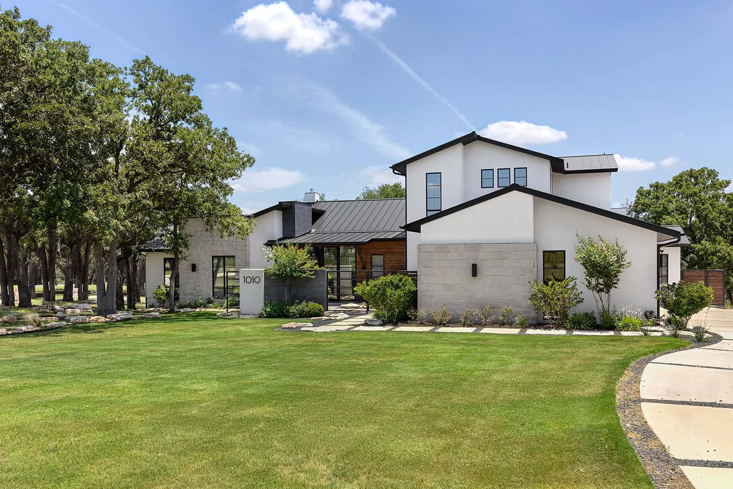 organic modern home exterior