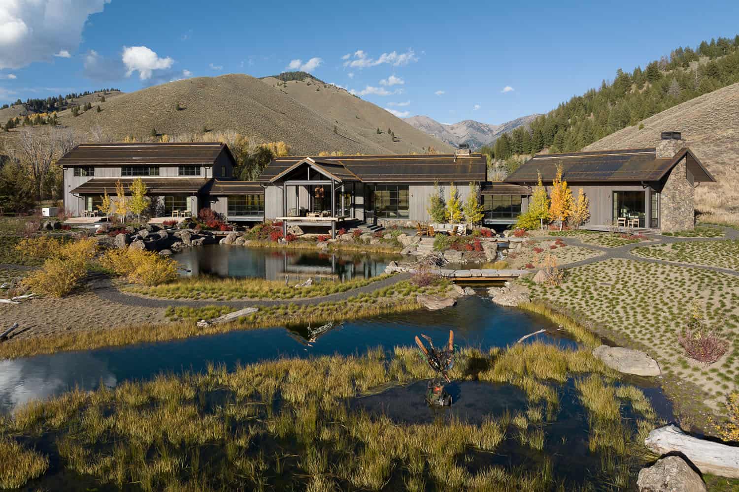 modern mountain home exterior