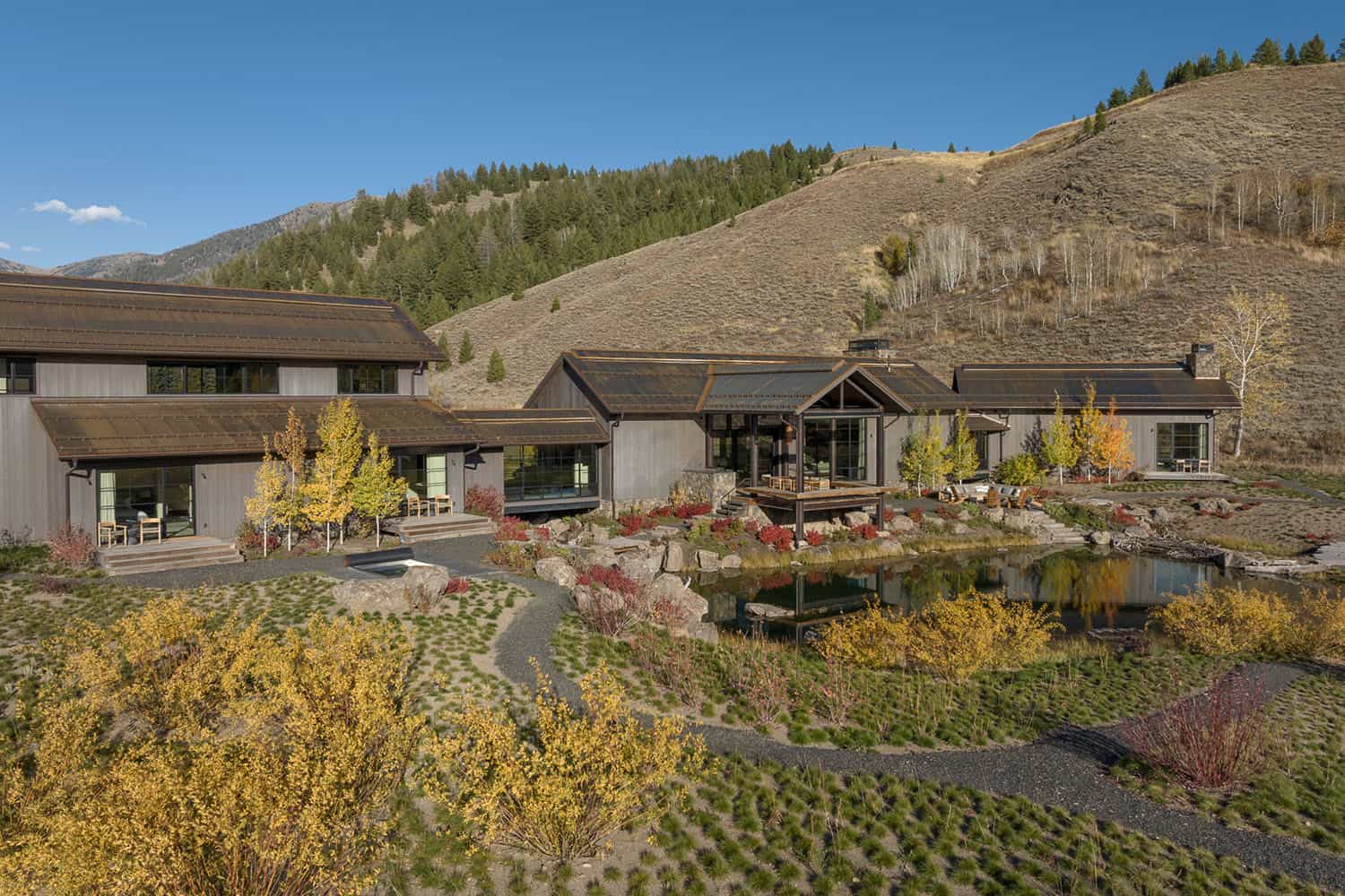 modern mountain home exterior