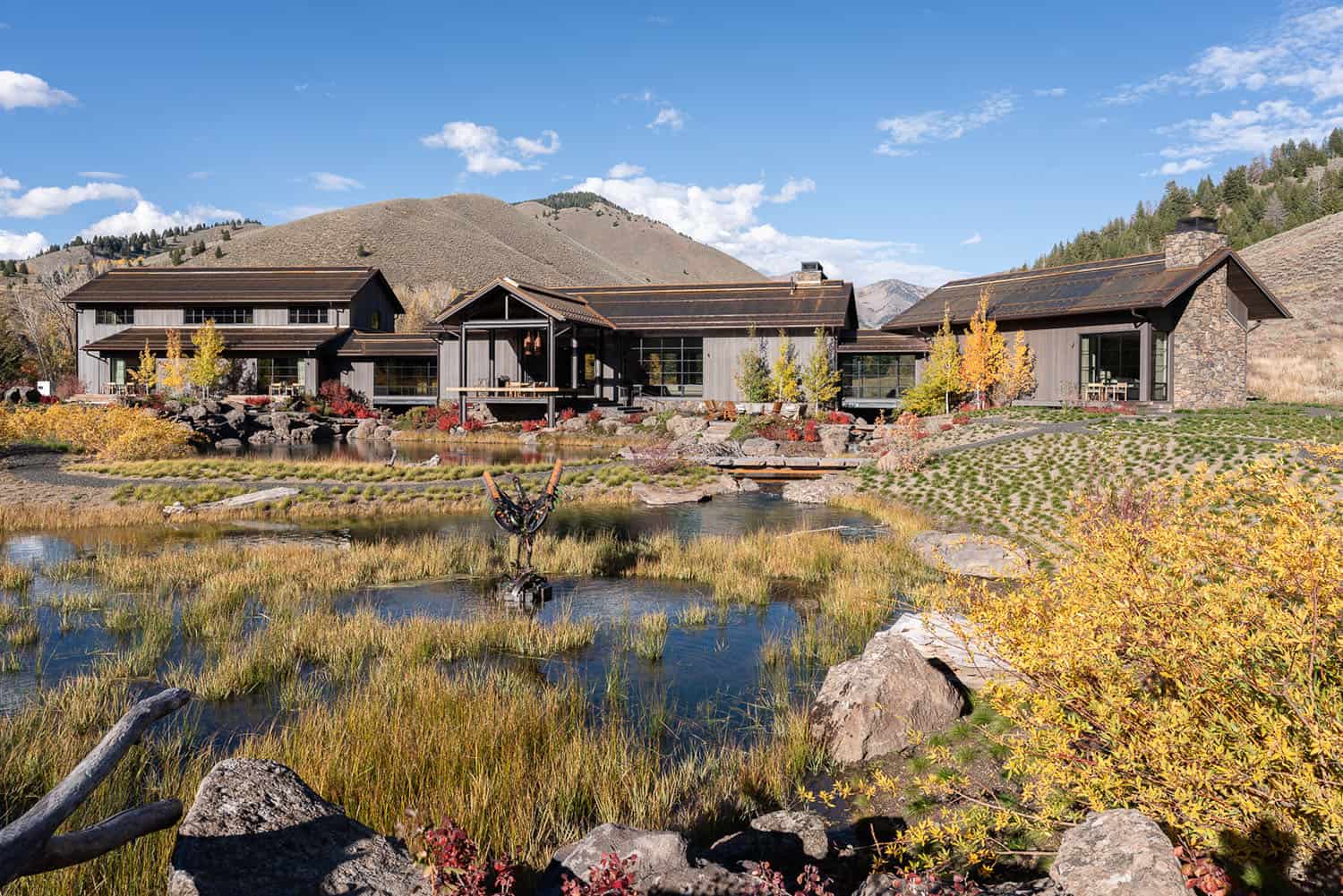 modern mountain home exterior