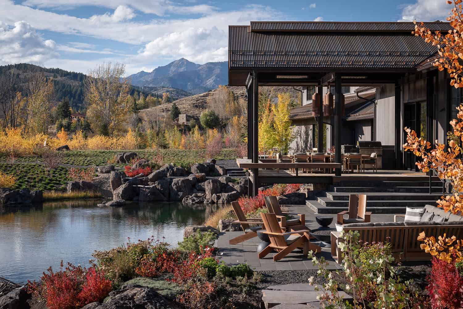 modern mountain home exterior