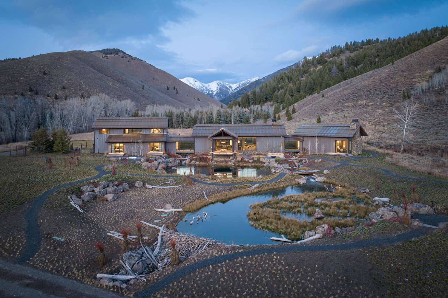 modern mountain home exterior