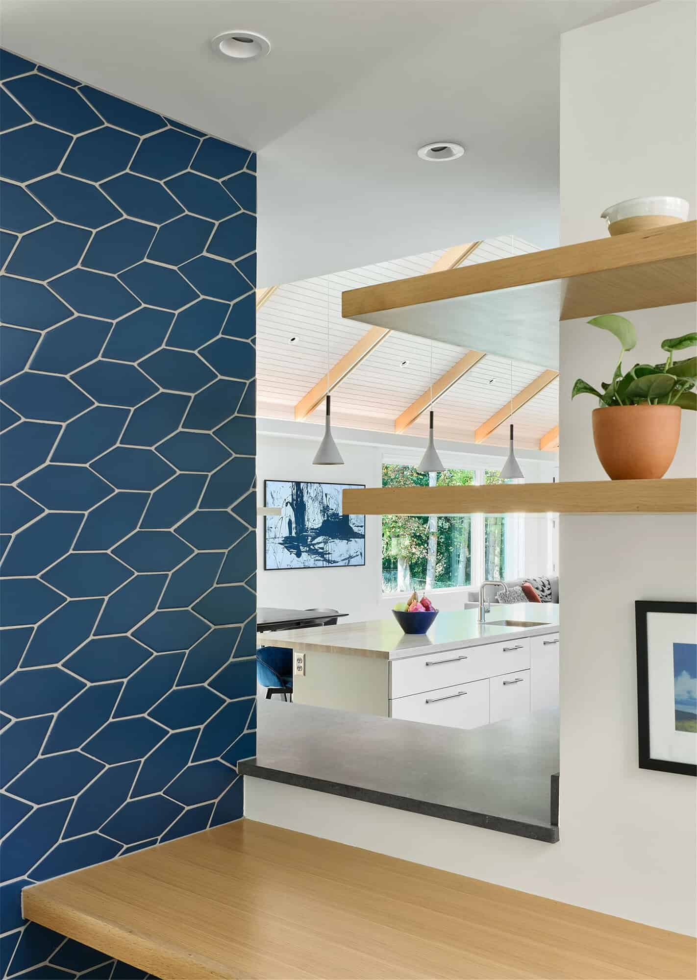 modern kitchen backplash detail