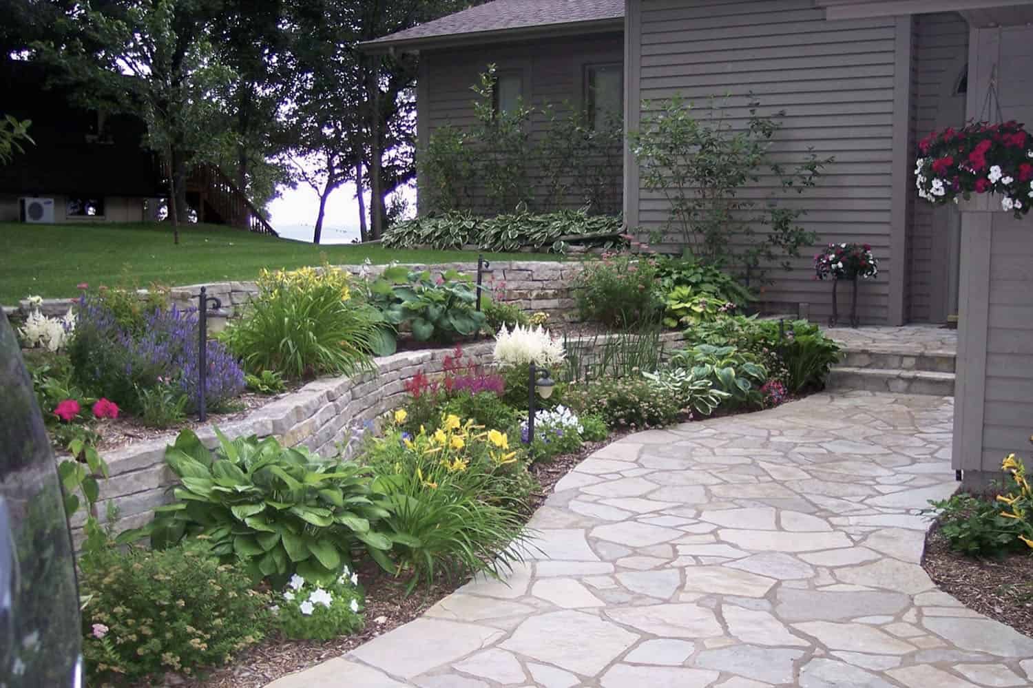 small front yard garden bed