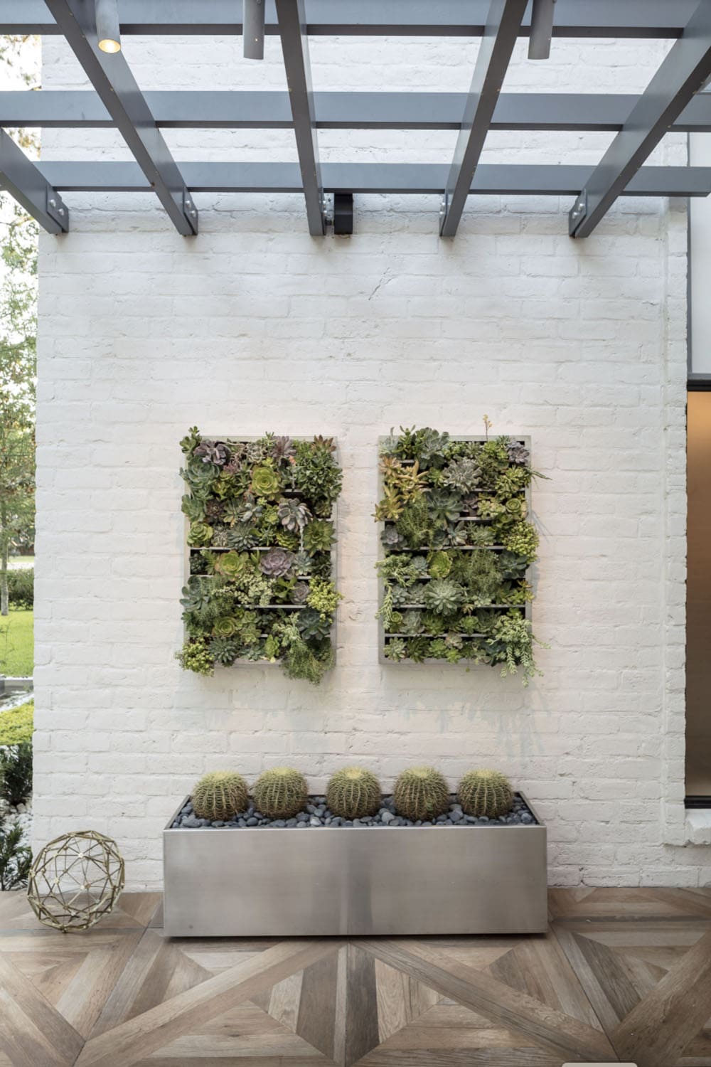 vertical succulent garden
