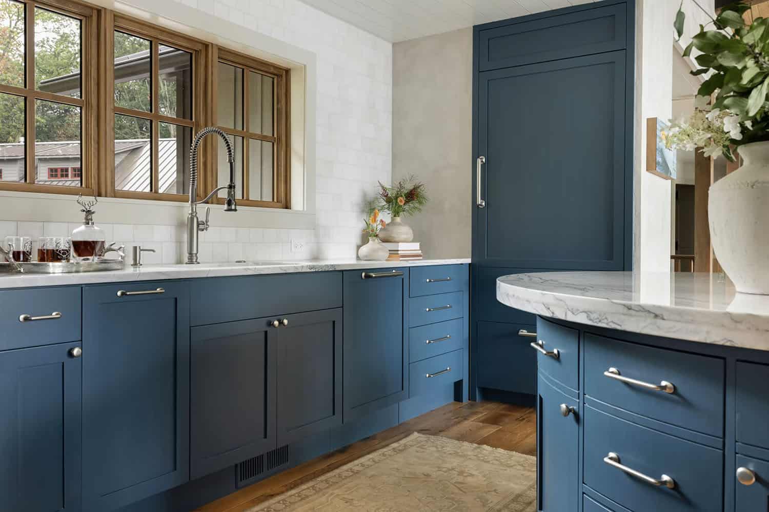 transitional style kitchen