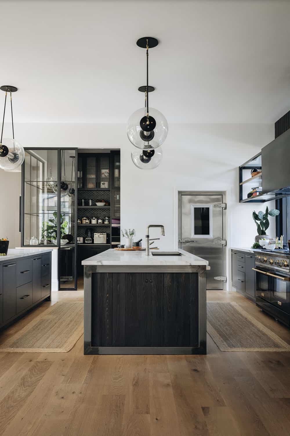 transitional kitchen