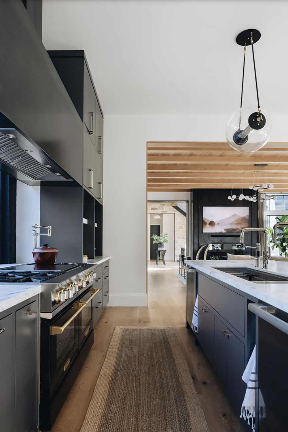 transitional kitchen 